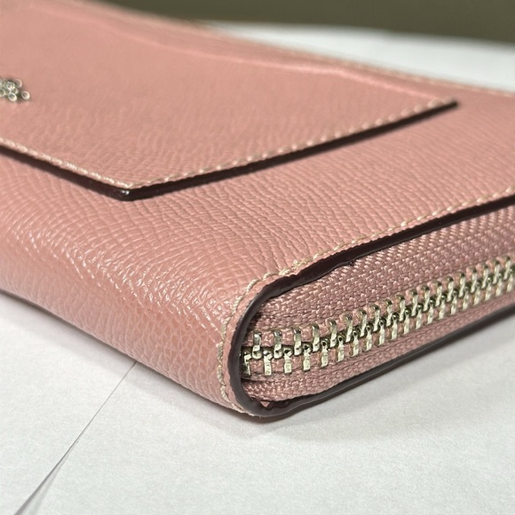 COACH Accordion Zip Wallet In Crossgrain Leather - Picture 6 of 9